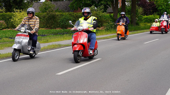 Vespa_Treffen_Foto_MiOfoto_de_Gerd_Schuett