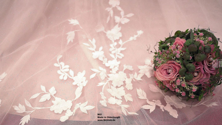 Braut und Abendmode, Böning-Modehaus,Model Bettina,_Foto_MiO_Made_in_Oldenburg®_wwwMiOfotode