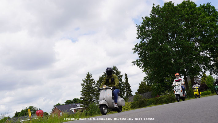 Vespa_Treffen_Foto_MiOfoto_de_Gerd_Schuett