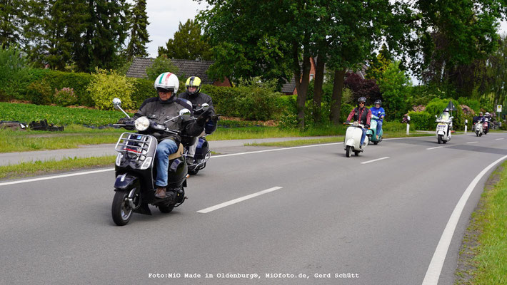 Vespa_Treffen_Foto_MiOfoto_de_Gerd_Schuett
