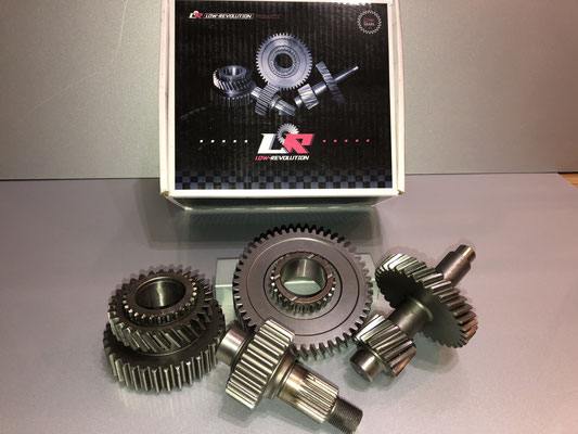 JB23にJB64ﾄﾗﾝｽﾌｧｰ・ﾀﾞｳﾝｷﾞｱ・2Lo加工 - bstyle ジムニー
