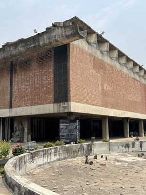 チャンディーガル政府美術館 - 建築と街並みの備忘録 チャンディーガル政府美術館 - 建築と街並みの備忘録