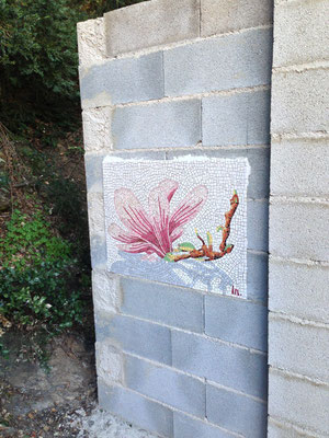 la mosaïque vient d'être jointée, le travail est terminer