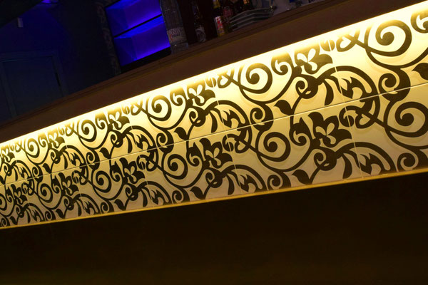 barras de bar  BARRA DE SILESTONE Y CERÁMICA