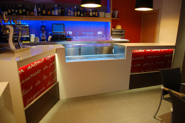 barras de bar  BARRA DE SILESTONE Y VIDRIO