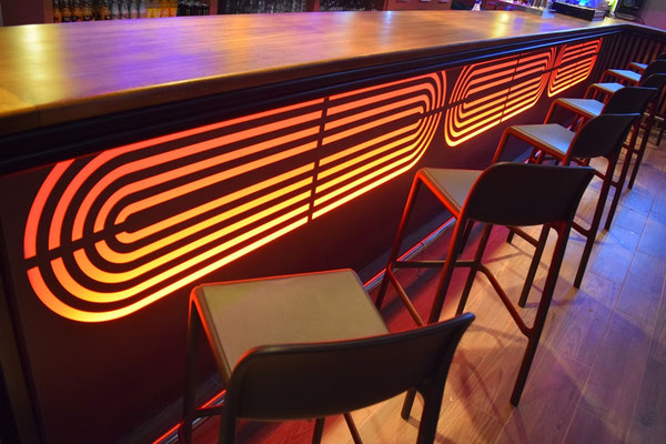 barras de bar BARRA DE MADERA PANEL COMPOSITE METACRILATO