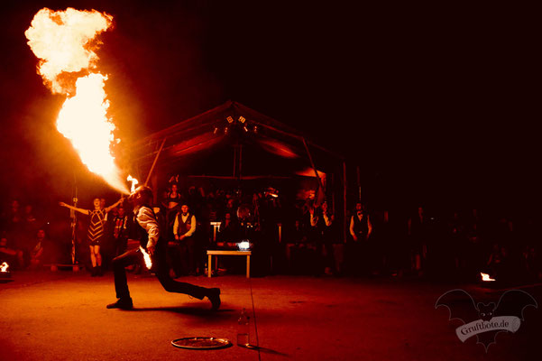 Feuershow auf dem M'era Luna-Festival 2019 / Foto: Dunkelklaus