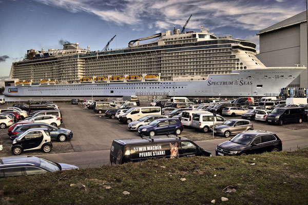 Spectrum Of The Seas (Länge 347,1 m, Breite 41,4 m, Passagiere 4.200, 168.666 BRZ, fertiggestellt 2019)