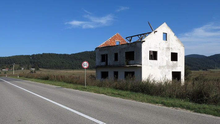 Region Lika: Zerschossenes Haus