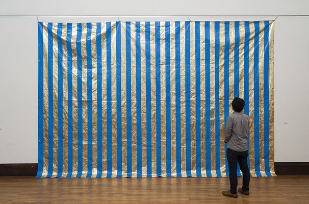 Blue & Gold_350.0×540.0cm_ブルーシート　金属箔_2016