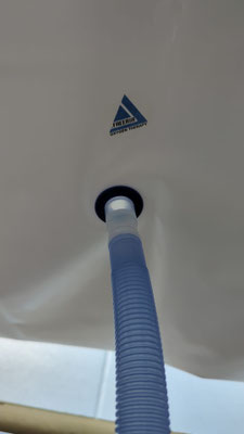 Blauwe slang aan zak
