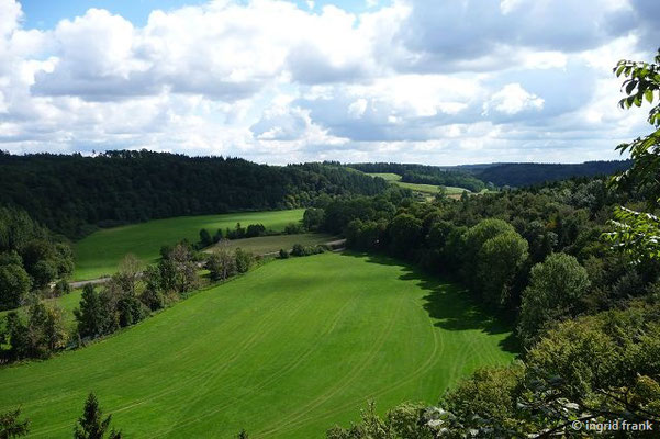 Blick von Ruine Hertenstein ins Laucherttal