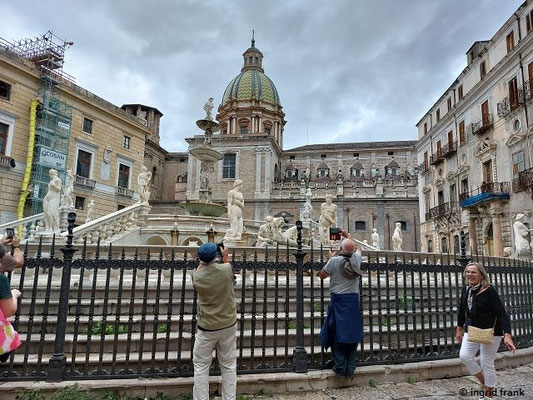 Piazza Pretoria (volkstümlich "Piazza Vergogna / Platz der Schande")