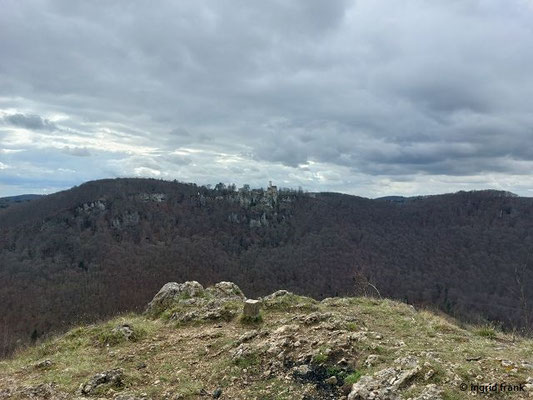 Blick vom Locherstein auf Schloss Lichtenstein