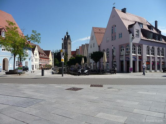 Schrannenplatz mit Kirche Unser Frauen