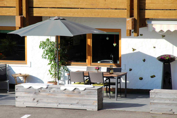 Schöne Terrasse mit Berblick