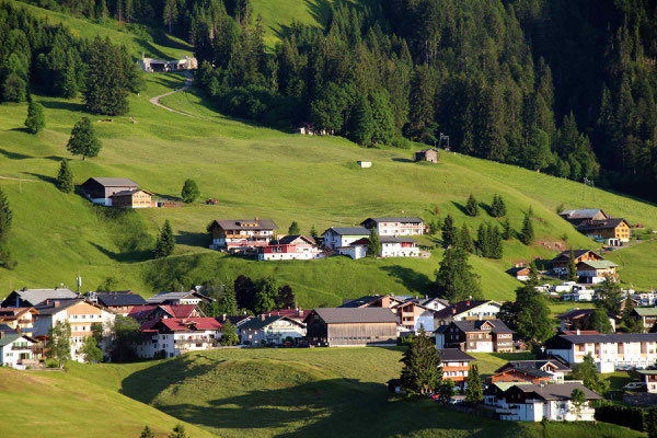 Gästehaus Wiesengrund, Riezlern im Kleinwalsertal, Ferienwohnungen mit Frühstück, Michi Heim