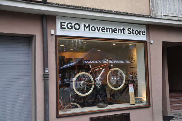 Lichtwerbung Ego Movement Store München Leopoldstraße