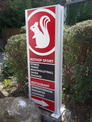 Leucht Pylon LED mit Schattenfuge München