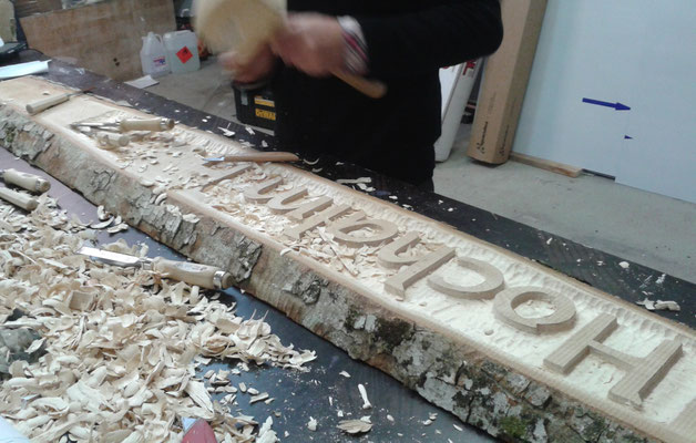 Holzschild handgearbeitet