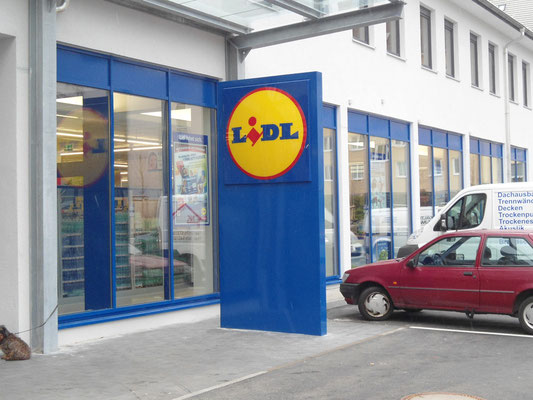 Leuchtpylon LIDL München