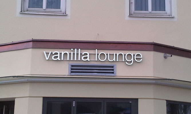 LED Buchstaben Frontleuchter vanilla Lounge München