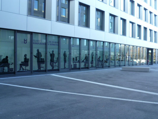 Schaufenster Folierung Scherenschnitt Glasdekor