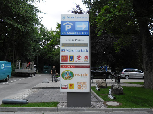 Leuchtpylon LED Forum Bogenhausen München