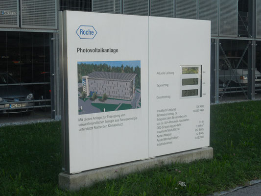 Pylon mit Photovoltaik Modul Roche Penzberg