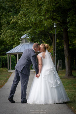 Hochzeitsfotograf Osterhofen, Ideen für Hochzeitsfotos in Park Osterhofen