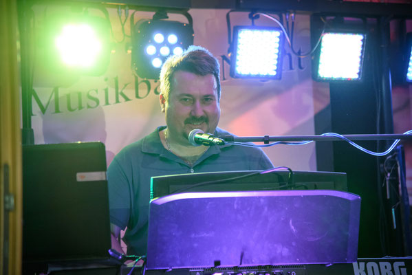 Musikband Nigth Sänger Alexander Badinger Hochzeit in Amberg
