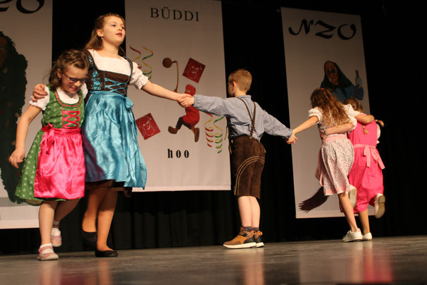 Die "NZO Kids" in diesem Jahr in bayrischem Outfit