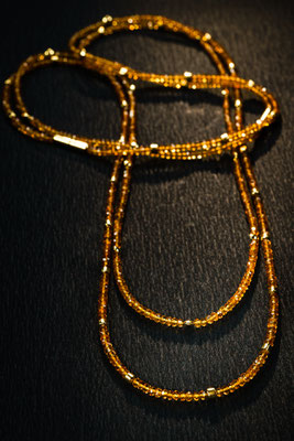 2 Ketten von Urte Hauck.  Citrin mit 750/-Gelbgold