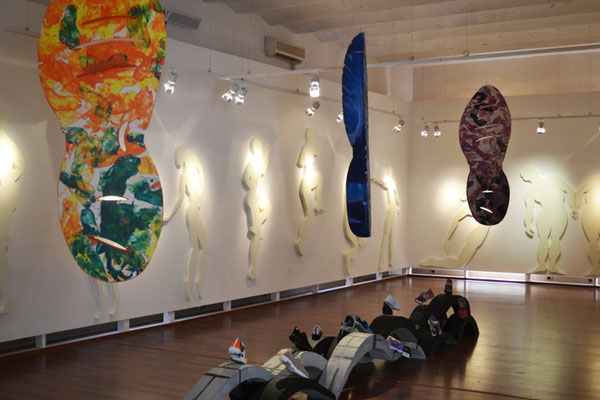 "Semelles de vent" Installation  Lamine Dokman à l'institut français d'Alger, 2014