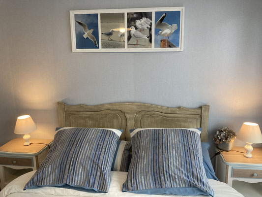 Chambre "Mer" sur jardin- lit (1,40 x 2m) fait à votre arrivée - du Gîte 4* Entre Mer et Forêt Quend plage Baie de Somme