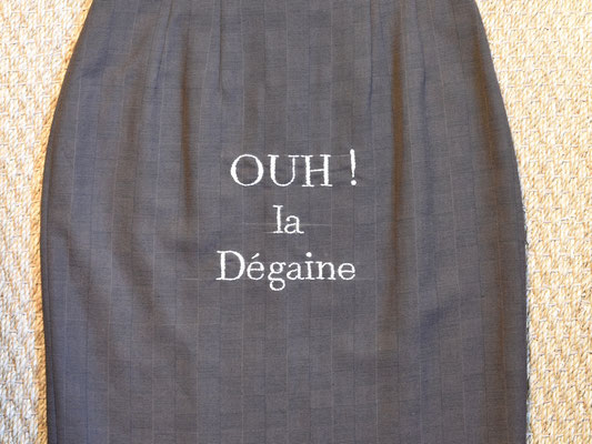 "Ouh! la Dégaine", 2018, broderie sur jupe.