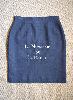 "Le Monsieur où La Dame", 2020, broderie sur jupe.