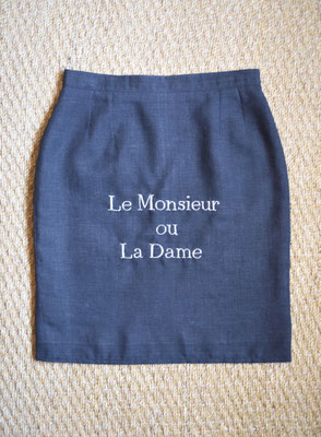 "Le Monsieur où La Dame", 2020, broderie sur jupe.