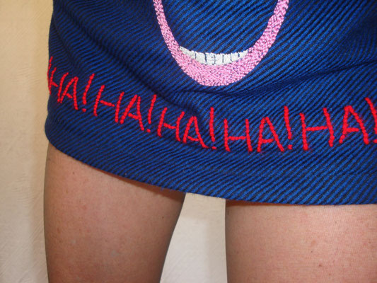 "HA!HA!HA!", 2012, broderie sur jupe.