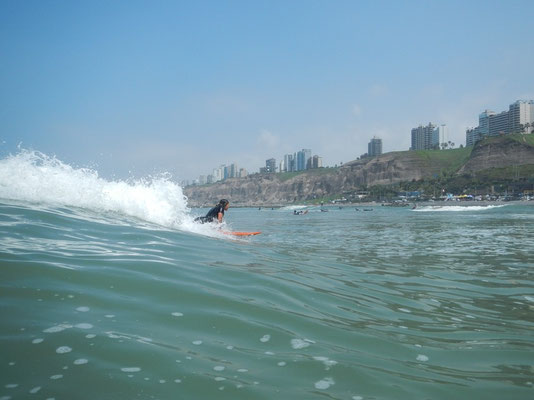 Surfing in Makaha - Lima