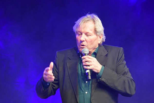 2025 Moderator  u.Sänger Bernhard Brink