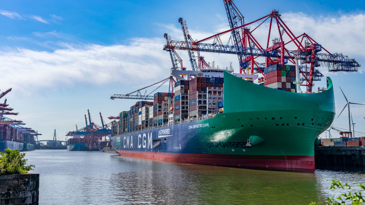 Die CMA CGM NOTRE DAME wird unter französischer Flagge betrieben und ist im französischen Internationalen Schiffsregister (RIF) eingetragen.