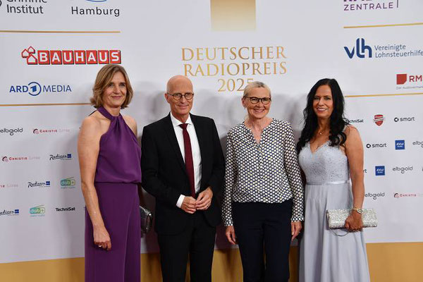 2025 Bürgerm-Peter Tschentscher mit Frau u.n
