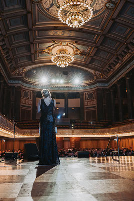 Eventfotografie Gala elegante Sängerin Kurhaus Wiesbaden, Veranstaltungsfotografie