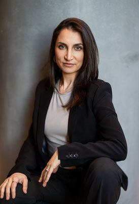 Business Portrait Führungskraft Frau Frankfurt, Portraitfotograf Mario Diener