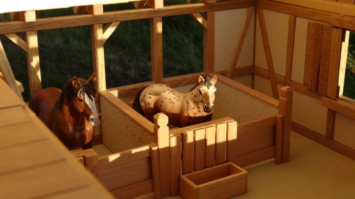Schleich Stall selber bauen? //Blog - Ställe | Kutschen | Tack