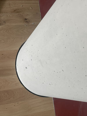passgenauer Anschnitt Parkett zur Betonsäule