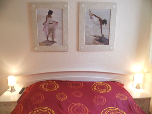 Doppelbett im Schlafzimmer 180 x 200 cm