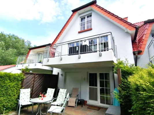 Die Terrasse ist komplett eingezäunt
