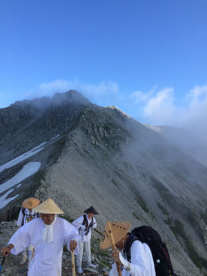 富士の折立から下りてきた稜線